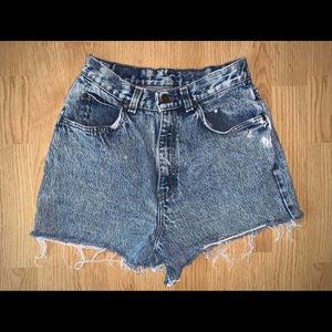 Vintage Levi’s acid wash white tab Mom style Cut off shorts